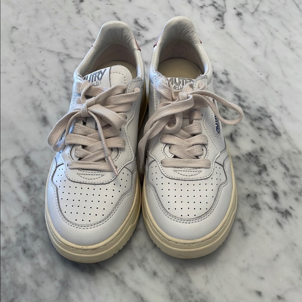 AUTRY white sneakers